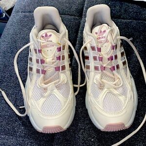 Women’s Size 9 Adidas